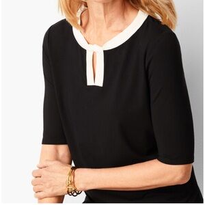 Talbots Women’s size Medium TWISTED KEYHOLE TOP